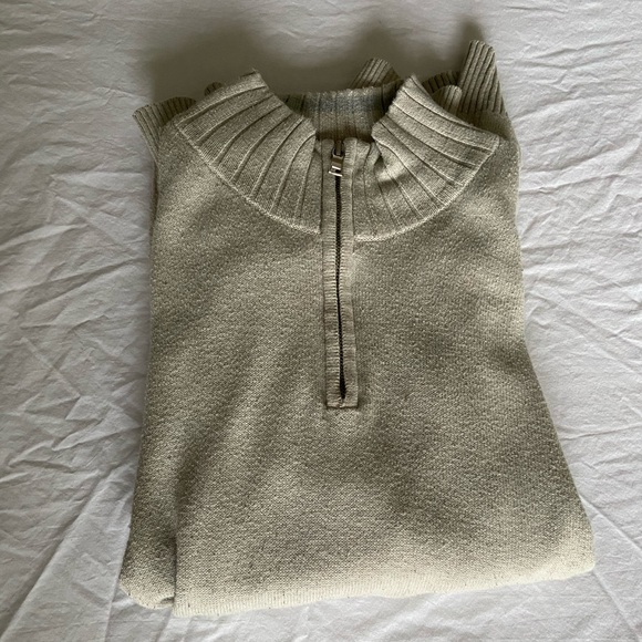 Sweater - Picture 1 of 3